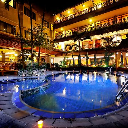 Sukajadi Hotel, Convention And Gallery Bandung Extérieur photo